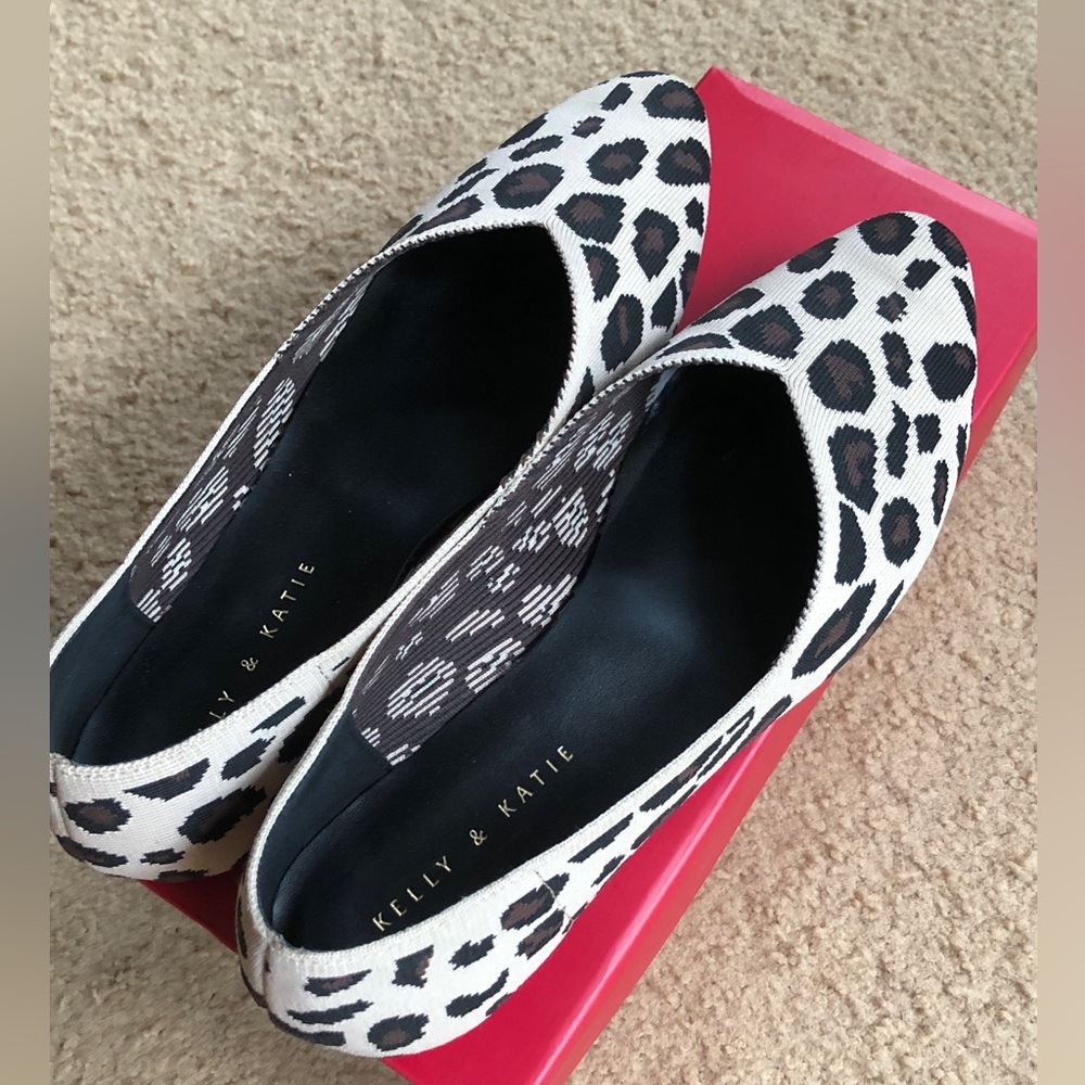 Kelly & Katie Leopard Ballet flats size 9.5